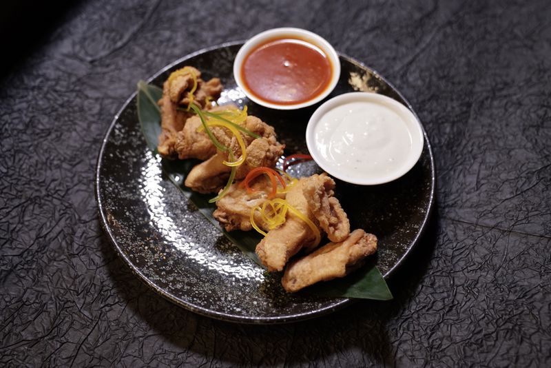 Classic bone-in chicken wings for catering